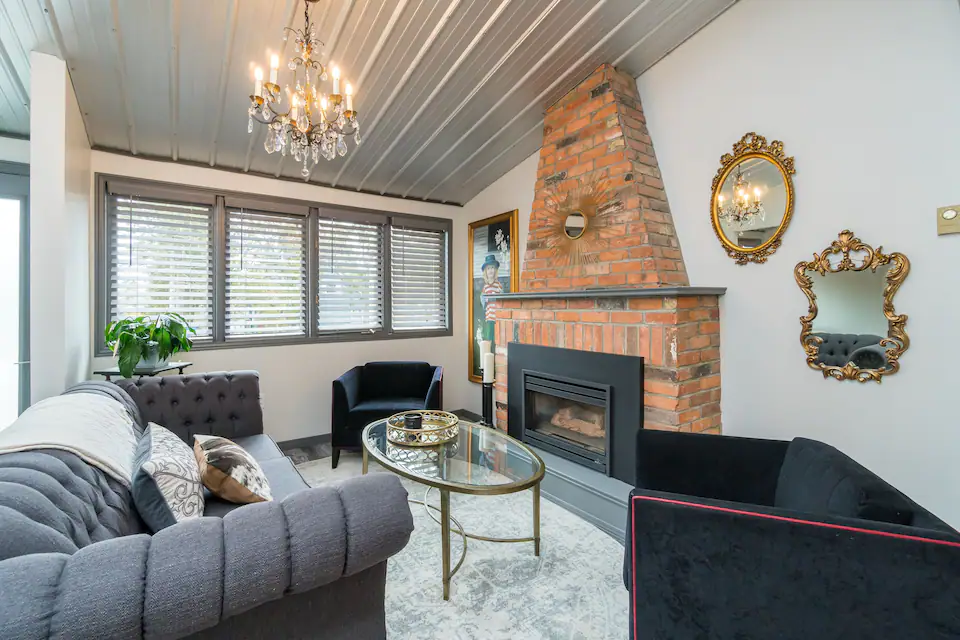 Charming Retreat in Belfountain