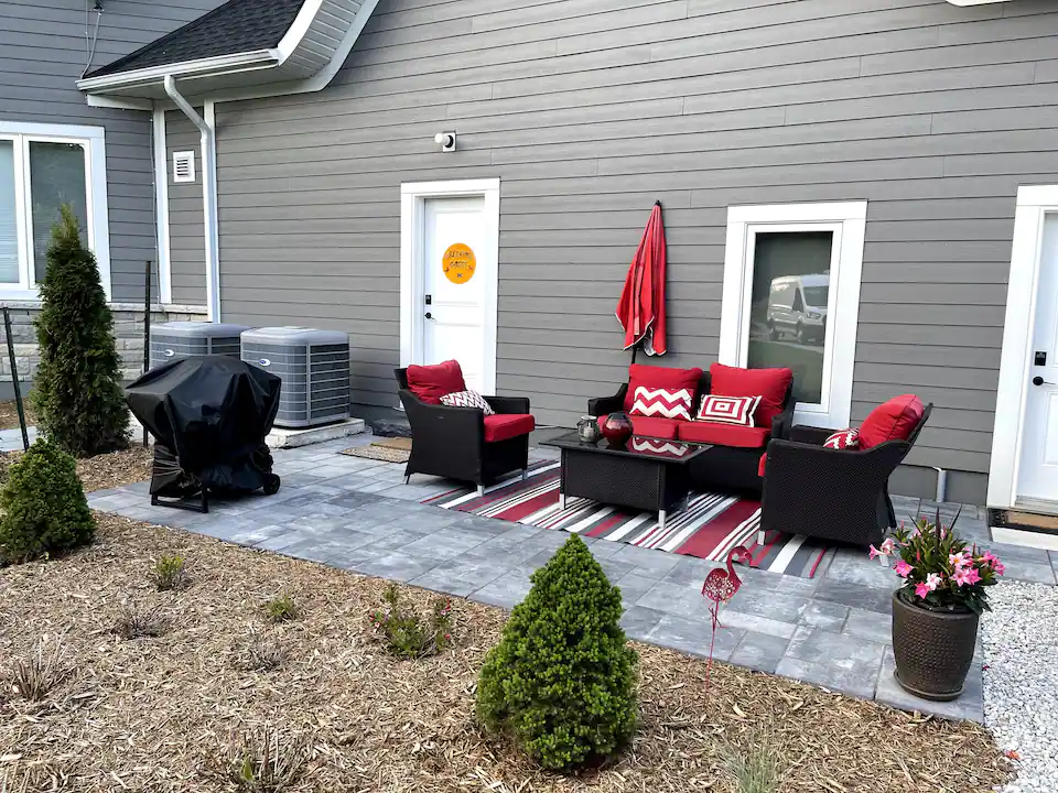 Private Studio Apartment in Alton